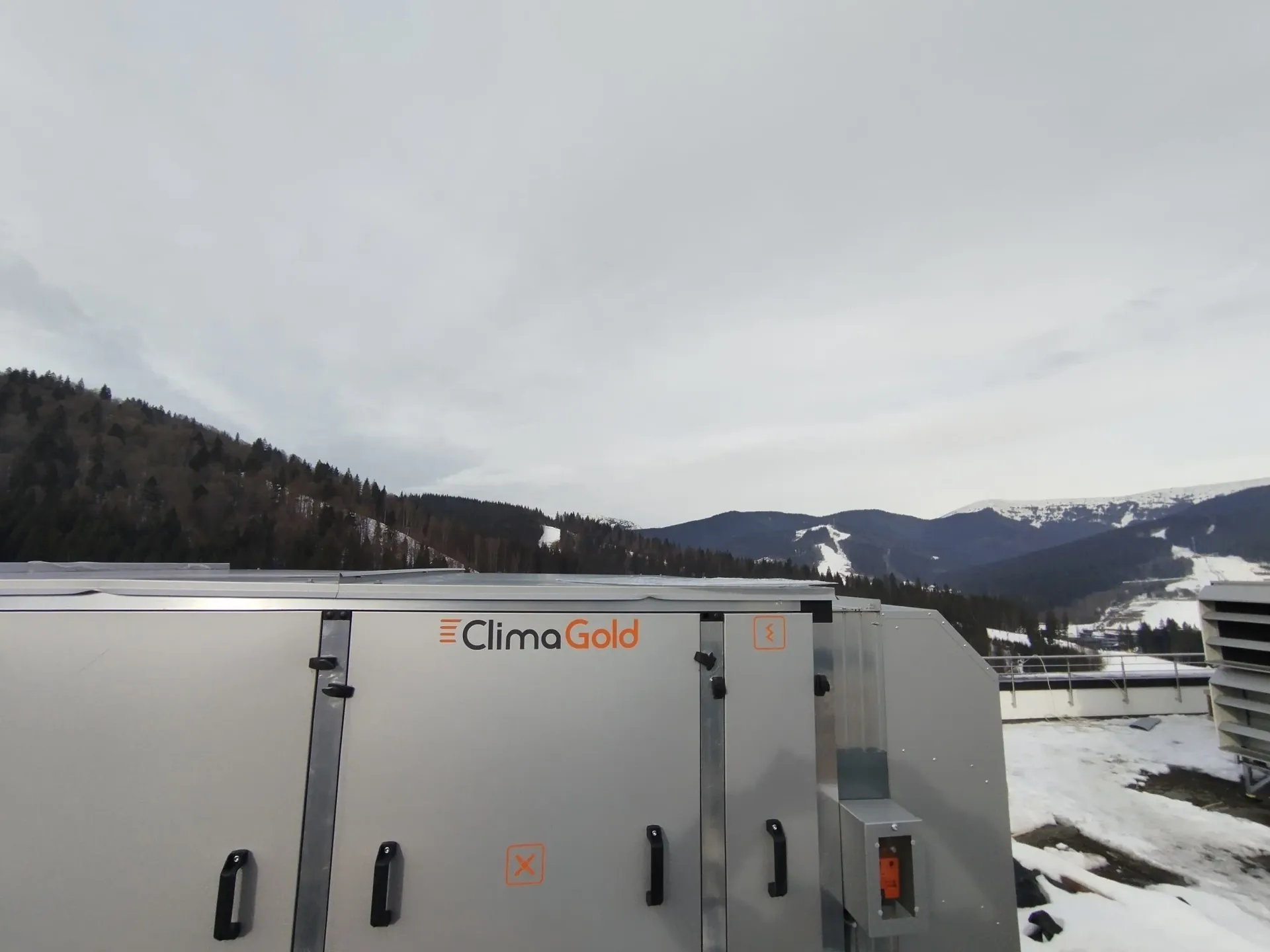 Mountain Residence Apartments — апарт-комплекс, вентиляція Clima Gold