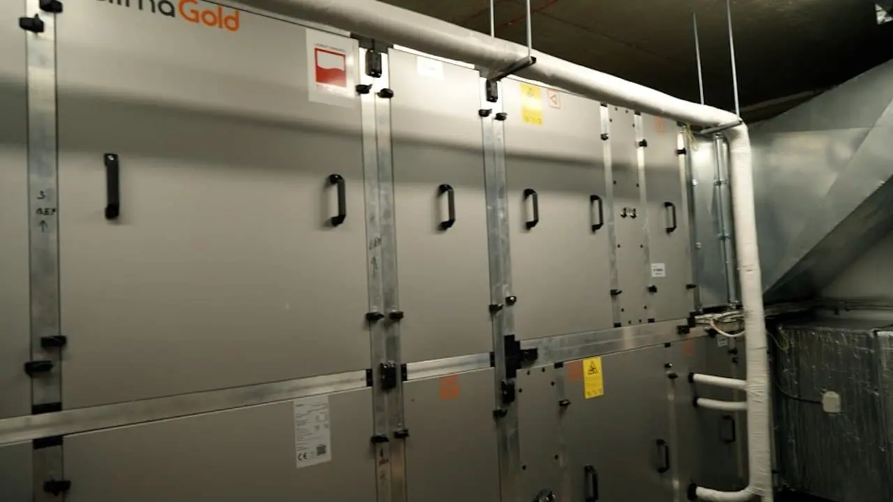 Припливно-витяжна установка Clima Gold з логотипом у технічному приміщенні комплексу «Панорама Східниця»